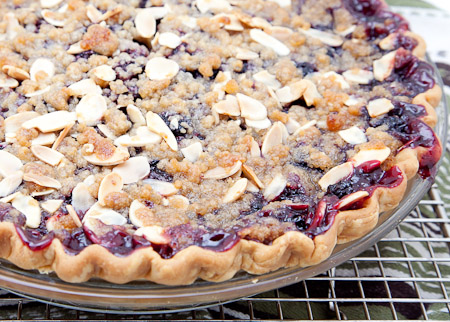 blackberry-pie-whole